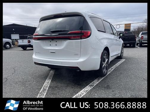 Bright White Clearcoat 2026 Chrysler Pacifica L