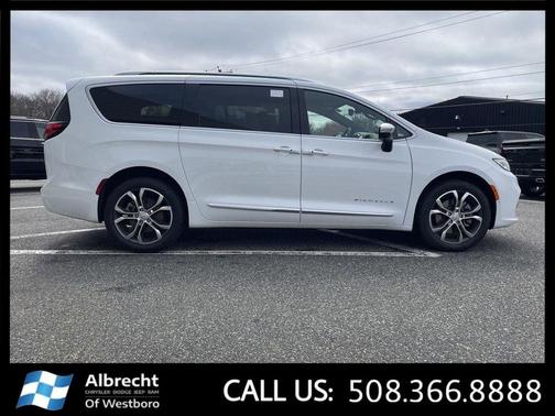 Bright White Clearcoat 2026 Chrysler Pacifica L
