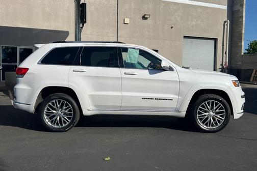 Ivory 2018 Jeep Grand Cherokee Summit