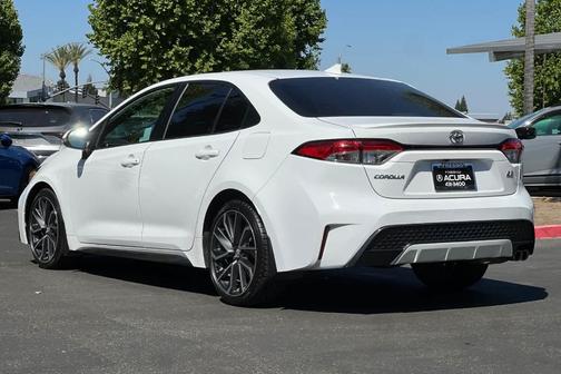 Super White 2020 Toyota Corolla SE