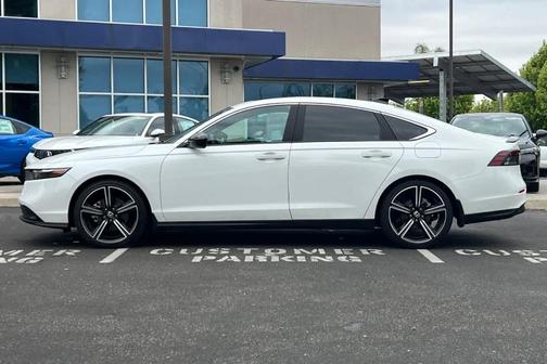 Platinum White Pearl 2023 Honda Accord Hybrid Sport