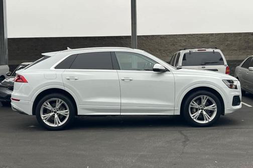 2023 Audi Q8 55 Premium Plus