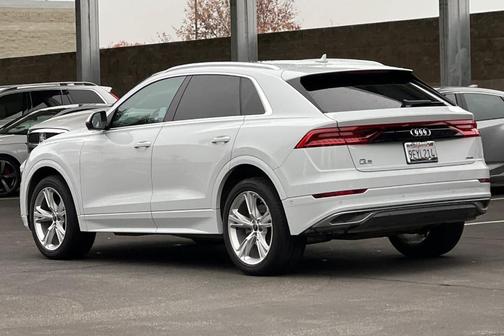 2023 Audi Q8 55 Premium Plus