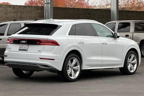 2023 Audi Q8 55 Premium Plus