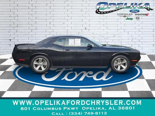 2022 Dodge Challenger SXT