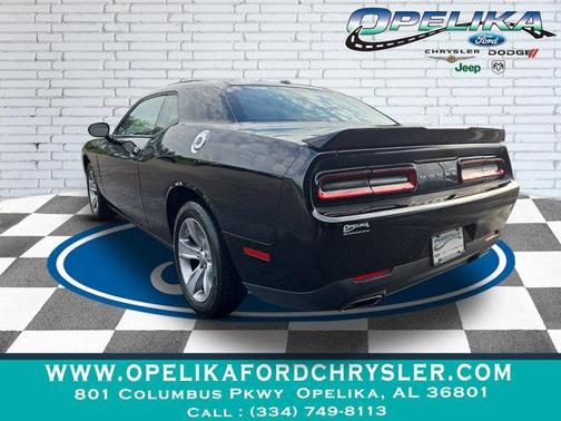 2022 Dodge Challenger SXT