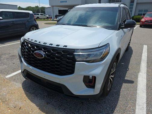 Space White Metallic 2026 Ford Explorer ST-Line