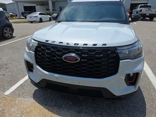 Space White Metallic 2026 Ford Explorer ST-Line