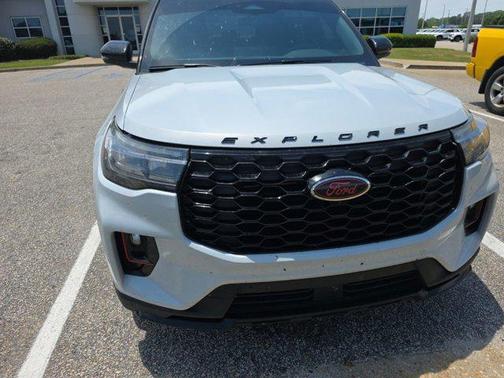 Space White Metallic 2026 Ford Explorer ST-Line