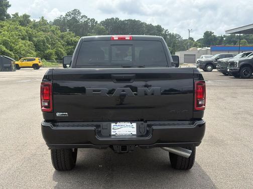 Diamond Black Crystal Pearlcoat 2026 RAM 2500 Black Express Crew Cab 4x4 6'4' Box