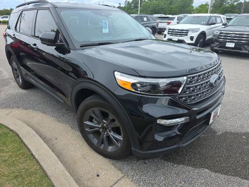 Agate Black Metallic 2024 Ford Explorer XLT