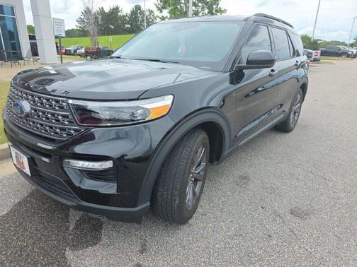 Agate Black Metallic 2024 Ford Explorer XLT
