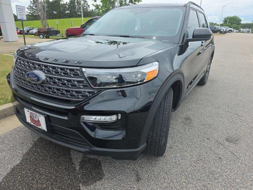 Agate Black Metallic 2024 Ford Explorer XLT