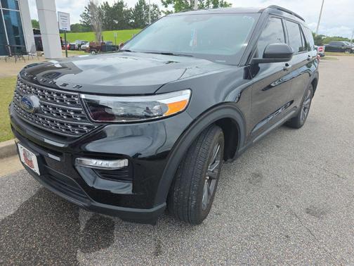 Agate Black Metallic 2024 Ford Explorer XLT