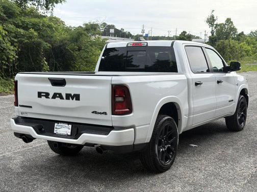 Ivory White Tri-Coat Pearlcoat 2026 RAM 1500 Laramie
