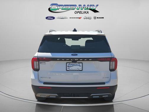 Star White Metallic Tri-Coat 2026 Ford Explorer Active