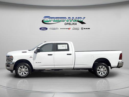 Bright White Clearcoat 2026 RAM 2500 Big Horn Crew Cab 4x4 8' Box