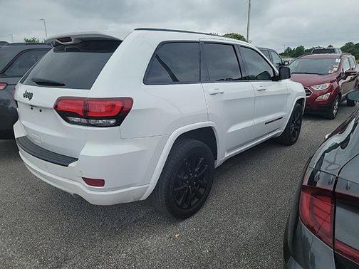 2022 Jeep Grand Cherokee Laredo
