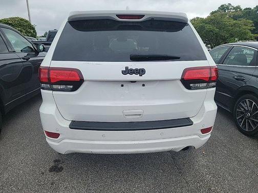 2022 Jeep Grand Cherokee Laredo