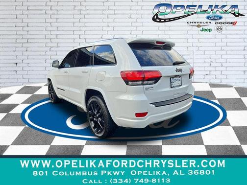 2022 Jeep Grand Cherokee Laredo