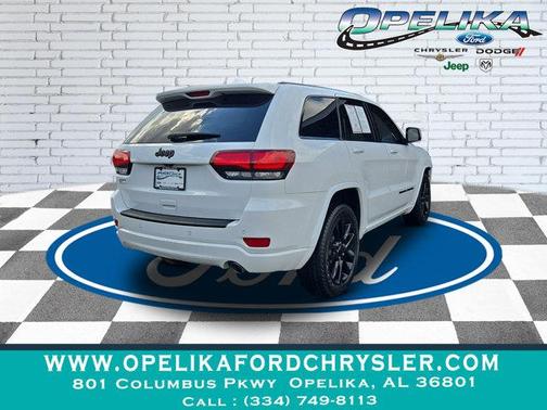 2022 Jeep Grand Cherokee Laredo