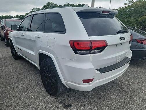 2022 Jeep Grand Cherokee Laredo