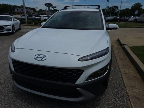 Lunar White 2023 Hyundai KONA SEL