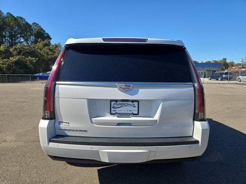 2018 Cadillac Escalade Luxury