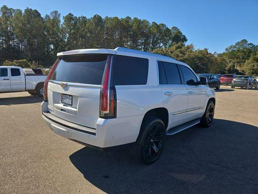 2018 Cadillac Escalade Luxury