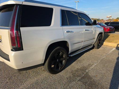 2018 Cadillac Escalade Luxury