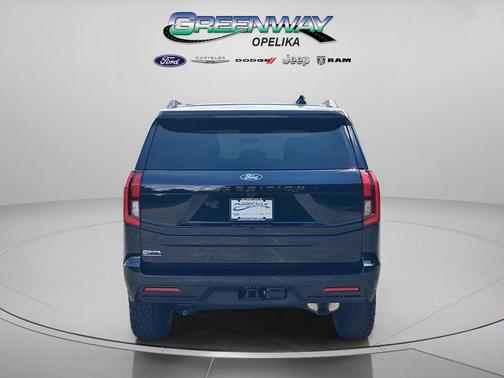 Agate Black Metallic 2027 Ford Expedition Tremor
