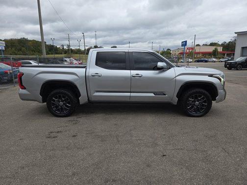 2024 Toyota Tundra Hybrid Platinum