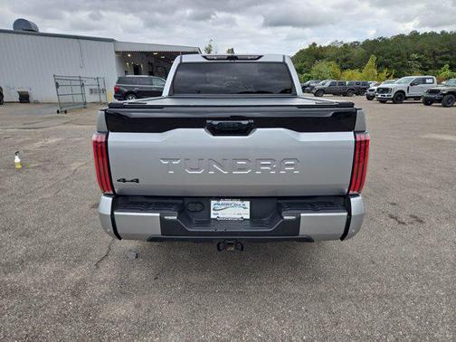 2024 Toyota Tundra Hybrid Platinum