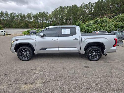 2024 Toyota Tundra Hybrid Platinum