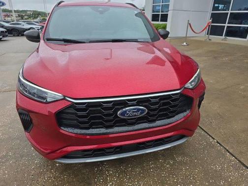 Rapid Red Metallic Tinted Clearcoat 2023 Ford Escape ST-Line