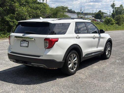 Star White Metallic Tri-Coat 2021 Ford Explorer XLT