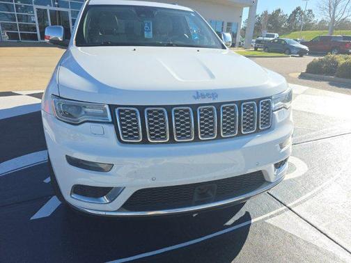 2020 Jeep Grand Cherokee Summit