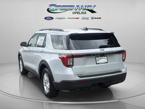 Space White Metallic 2026 Ford Explorer Active