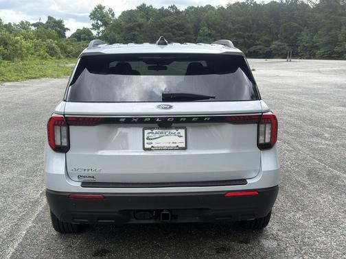Space White Metallic 2026 Ford Explorer Active