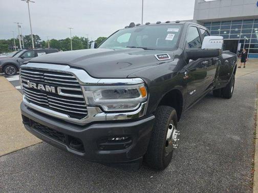 Granite Crystal Metallic Clearcoat 2024 RAM 3500 Laramie Crew Cab 4x4 8' Box