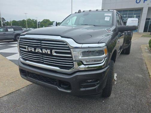 Granite Crystal Metallic Clearcoat 2024 RAM 3500 Laramie Crew Cab 4x4 8' Box