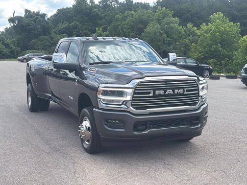Granite Crystal Metallic Clearcoat 2024 RAM 3500 Laramie Crew Cab 4x4 8' Box