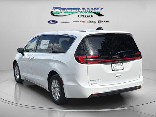 Bright White Clearcoat 2027 Chrysler Pacifica L