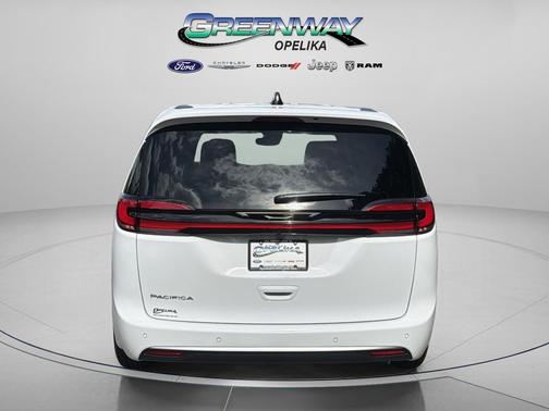 Bright White Clearcoat 2027 Chrysler Pacifica L