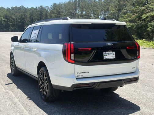Star White Metallic Tri-Coat 2026 Ford Expedition Max Platinum