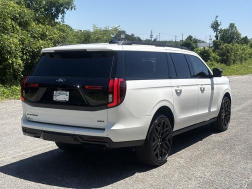 Star White Metallic Tri-Coat 2026 Ford Expedition Max Platinum