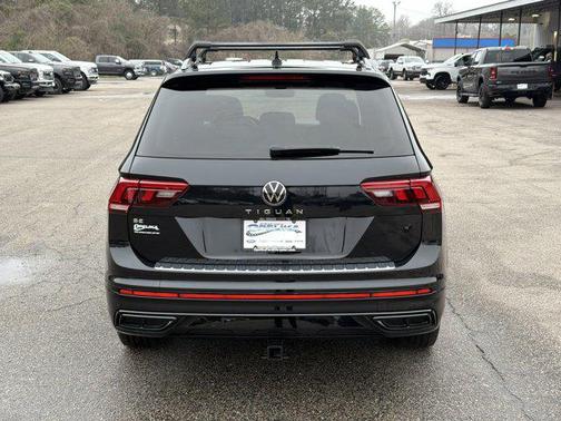 2022 Volkswagen Tiguan 2.0T SE R-Line Black