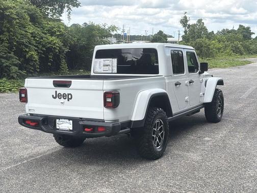 Bright White Clearcoat 2026 Jeep Gladiator Rubicon