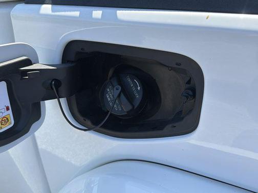 Bright White Clearcoat 2022 Jeep Gladiator Rubicon