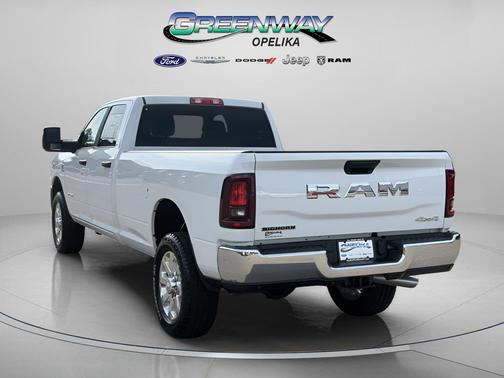 Bright White Clearcoat 2026 RAM 2500 Big Horn Crew Cab 4x4 8' Box
